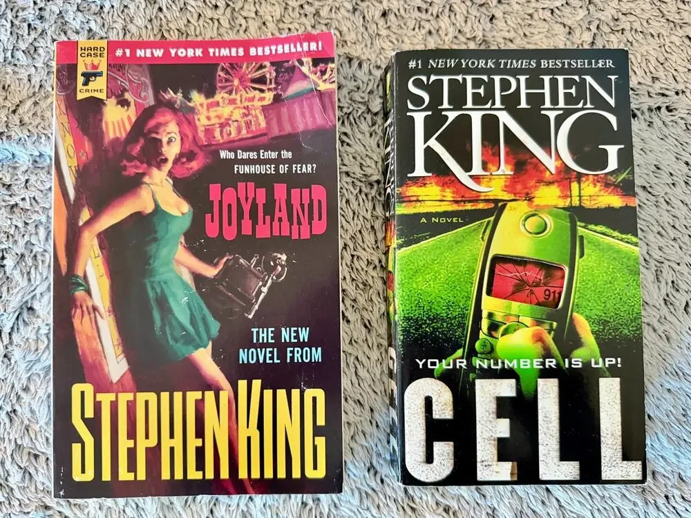 Stephen King Paperback Book Lot Joyland Hard Case Crime Cell Horror Lot of 2